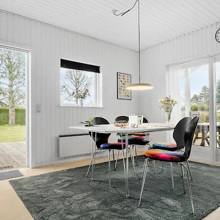 Three-bedroom In Sydals Skovbyballe