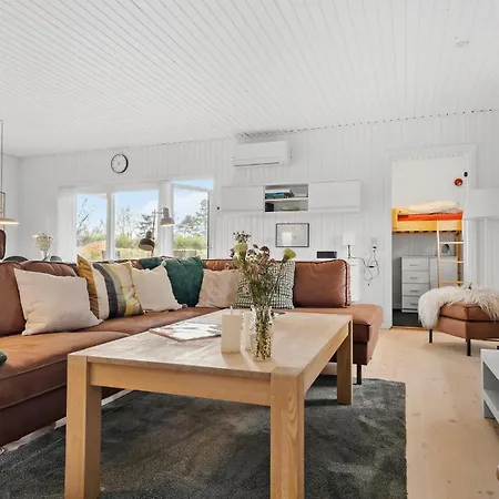 Three-bedroom In Sydals 度假居