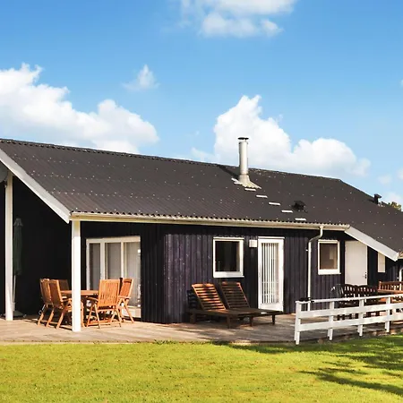 Three-bedroom In Sydals Skovbyballe